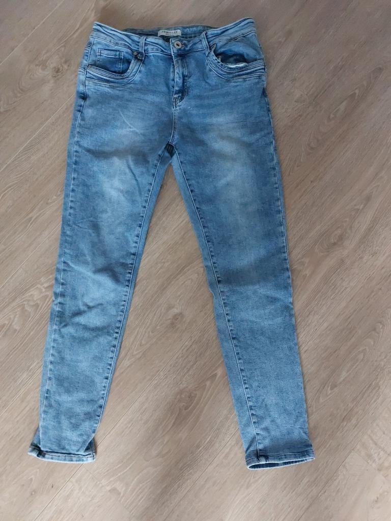 Mooi jeans broek. Maat 38 valt een maat groter, Blauw, W30 - W32 (confectie 38/40), Gedragen, Jewelly