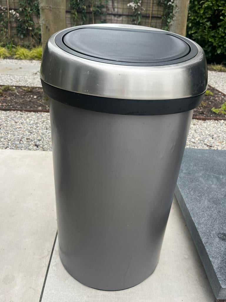 Brabantia prullenbak taupe 60L, Ophalen, Gebruikt, 50 tot 75 cm, 40 liter of meer