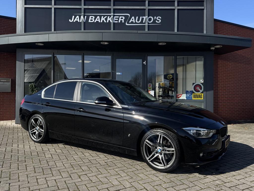 BMW 3-serie 330e Executive ✅ 18inch ✅ Bluetooth ✅Perfe, Auto's, 1998 cc, Gebruikt, 4 cilinders, Zwart