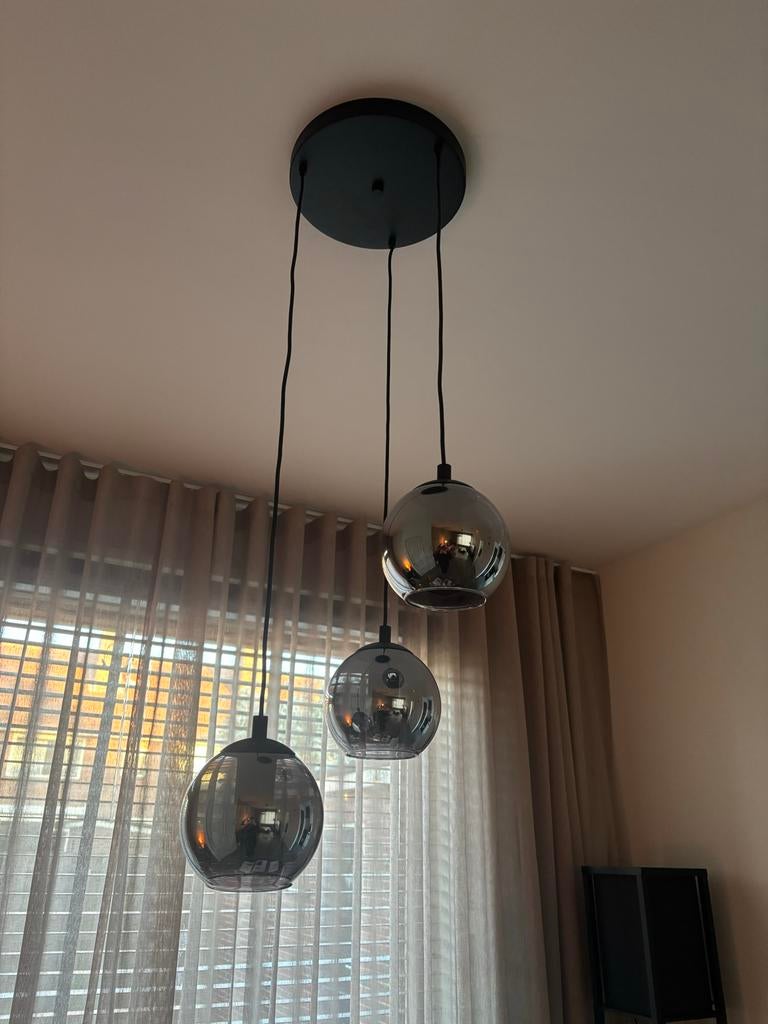 Hanglamp met rookglas bollen voor eettafel, Huis en Inrichting, Lampen | Hanglampen, Ophalen, Zo goed als nieuw, Glas, 75 cm of meer