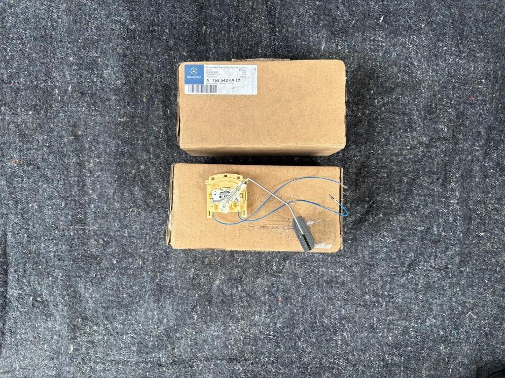 MERCEDESBENZ A W168 Fuel Gauge Fill Level Sensor A1685420917, Ophalen of Verzenden, Nieuw, Mercedes-Benz