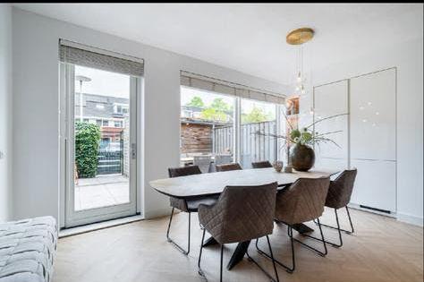 Deens ovale eettafel eiken visgraat met stalen kruispoot, Huis en Inrichting, Tafels | Eettafels, Ophalen, 100 tot 150 cm, Eikenhout