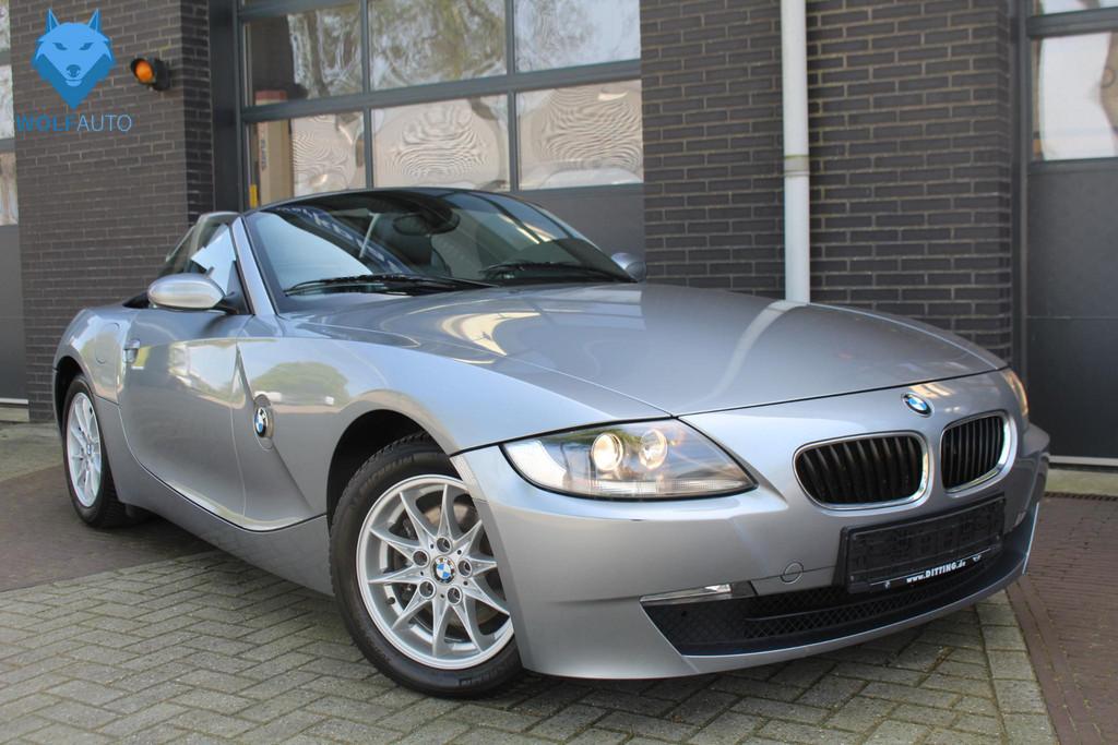 BMW Z4 Roadster 2.0i 150PK ZEER NETTE AUTO! LIEFHEBBER!, Auto's, 13 km/l, 4 cilinders, Bedrijf, Handgeschakeld
