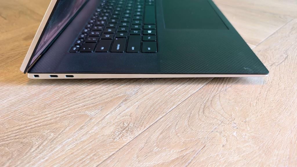 Dell XPS 17 - 17" / OLED / Core i9 / 32GB / 1TB / RTX 2060, Niet ingevuld, Gebruikt, Niet ingevuld, Ophalen of Verzenden