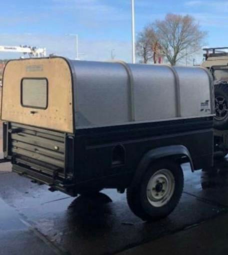 Land rover defender Ifor Williams aluminium huif 130, Ophalen