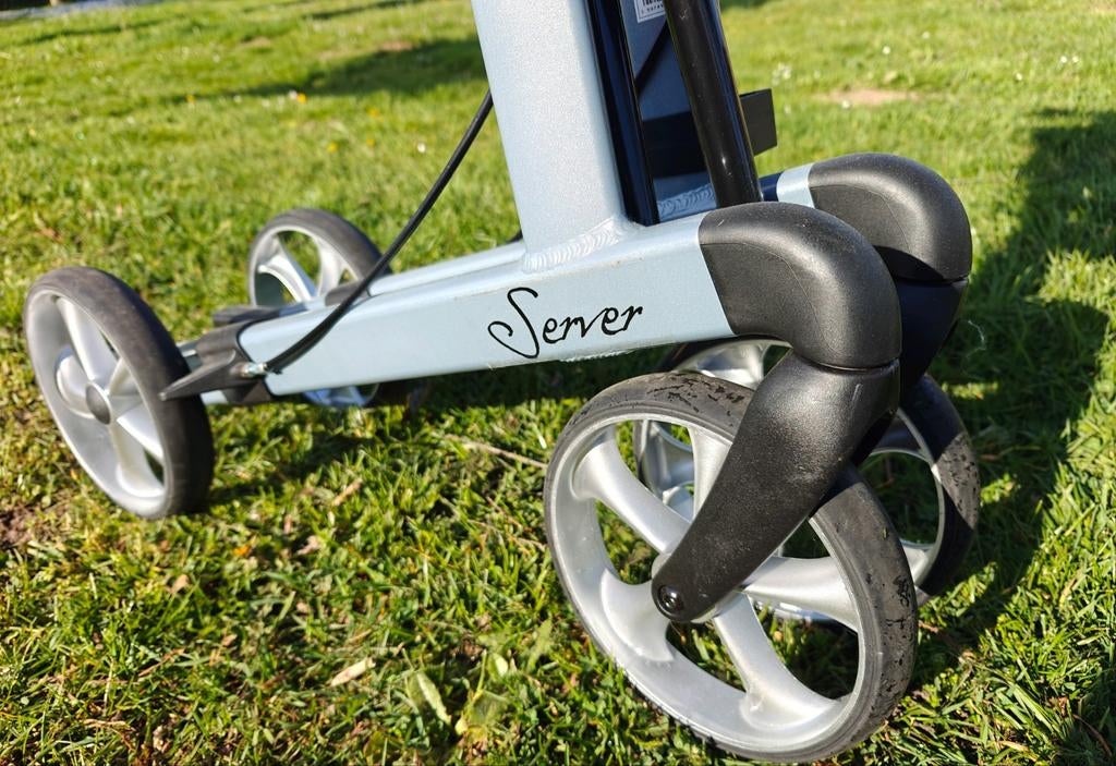 Zeer nette Server rollator van Rehasense, Ophalen of Verzenden, Opvouwbaar, Zo goed als nieuw