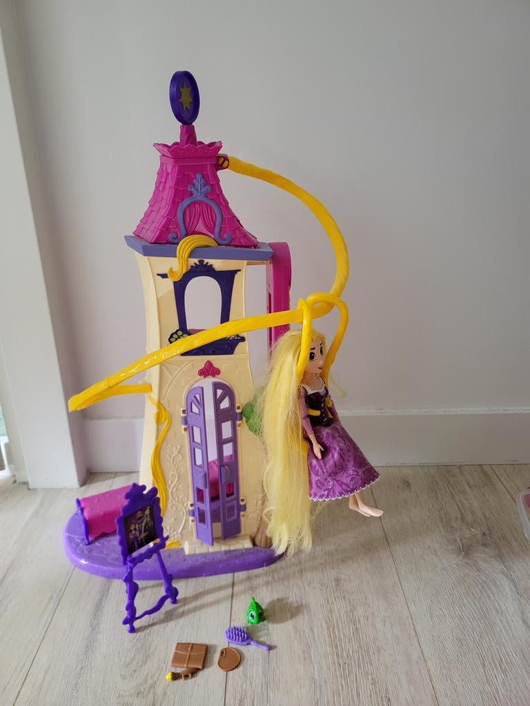 Rapunzel toren met pop en accessoires / Disney, Ophalen, Zo goed als nieuw, Meisje