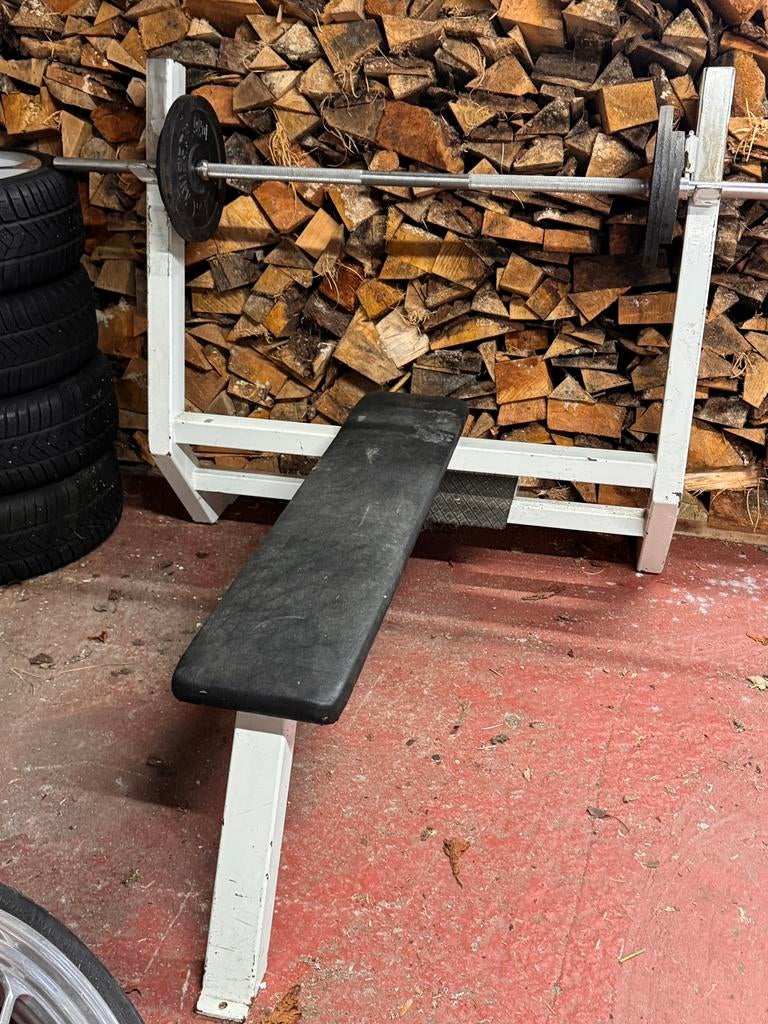 Olympisch Halterbank met stang en gewichten, Ophalen, Zo goed als nieuw, Krachtstation