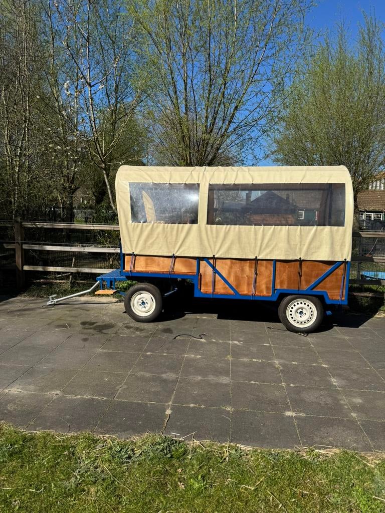 Recent opgeknapte huifkar, direct klaar voor avonturen., Ophalen