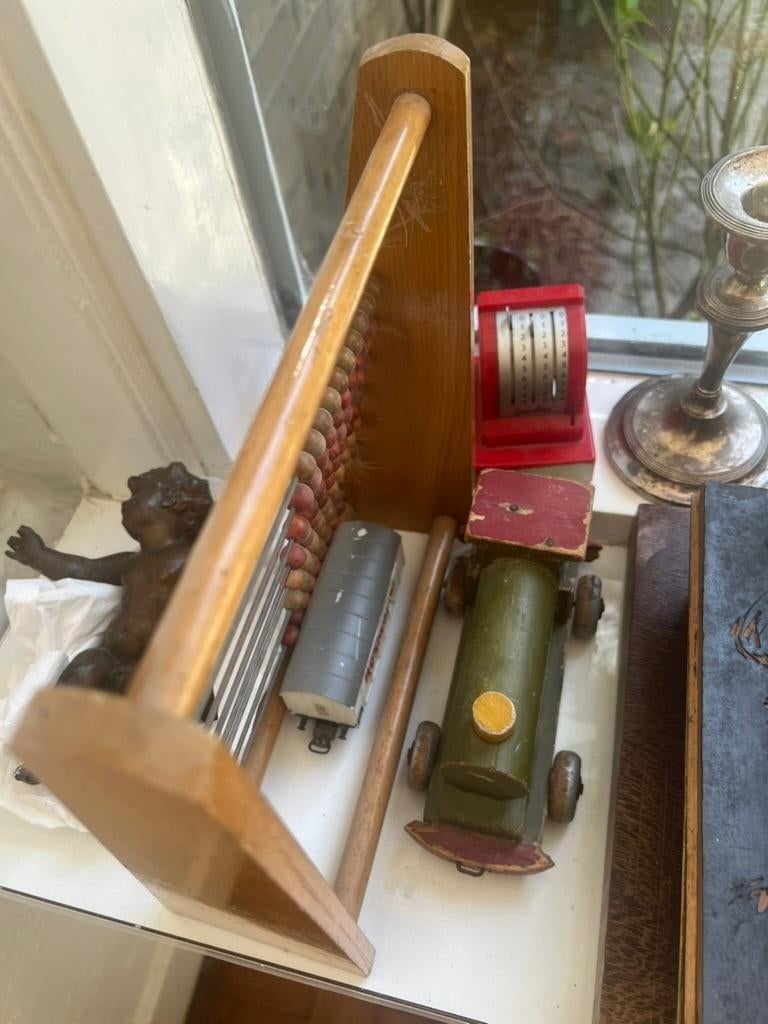 Antiek speelgoed, Ophalen