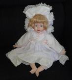 pop met porseleinen handjes, voetjes en gezichtje, Ophalen of Verzenden, Zo goed als nieuw, Pop