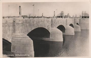 MAASTRICHT Wilhelminabrug 1952 beschikbaar voor biedingen