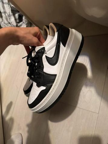 Nike Jordan Platform Sneakers 38.5 beschikbaar voor biedingen