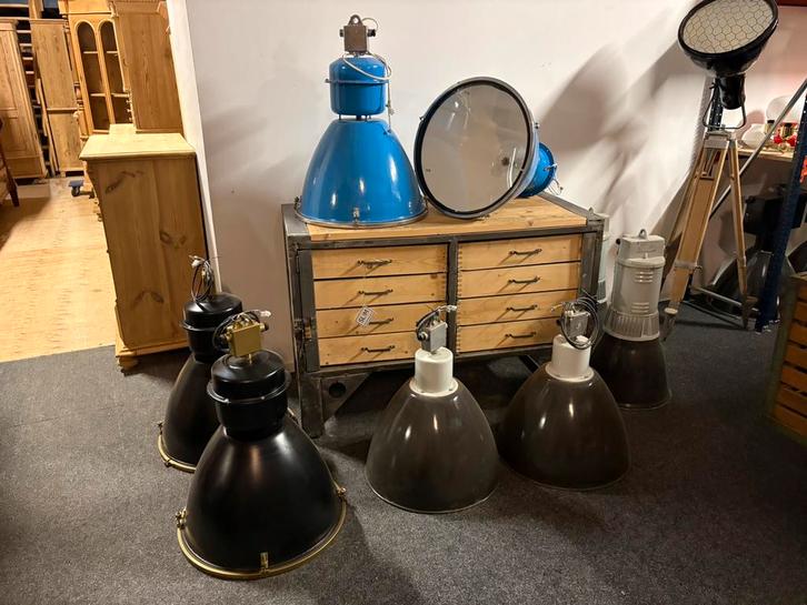 Fabriekslampen oud en gerestaureerd - direct leverbaar!, Huis en Inrichting, Lampen | Hanglampen, Zo goed als nieuw, Ophalen of Verzenden