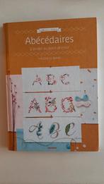 Abecedaires (letters borduren in kruissteek) H. Le Berre, Ophalen of Verzenden, Zo goed als nieuw, Patroon