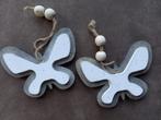 2 mooie houten vlinders - hangers, Huis en Inrichting, Woonaccessoires | Overige, Ophalen of Verzenden, Gebruikt