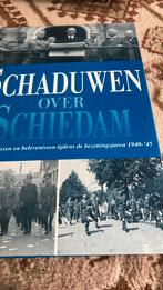 Schaduwen over Schiedam Deel 1 en 2, Boeken, Oorlog en Militair, Ophalen of Verzenden, Zo goed als nieuw, Tweede Wereldoorlog