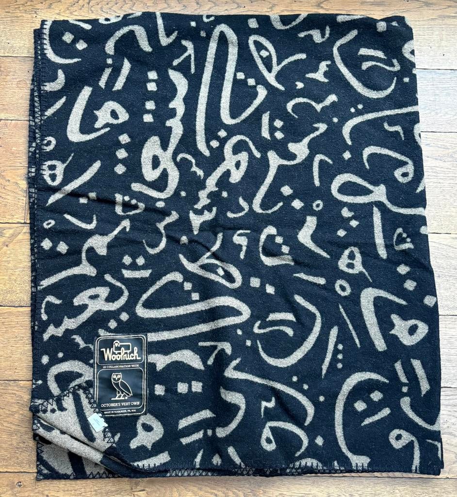 October's Very Own (OVO) x Woolrich Blanket Calligraphy, Ophalen of Verzenden, Zo goed als nieuw