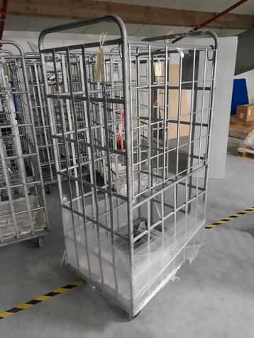 9 x transport container beschikbaar voor biedingen