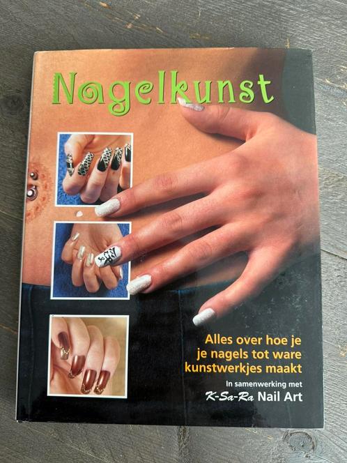 Boek: Nagelkunst, Boeken, Mode, Zo goed als nieuw, Ophalen of Verzenden