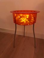 Vintage rode Hatten bijzettafel Ikea, Huis en Inrichting, Tafels | Bijzettafels, Minder dan 55 cm, Rond, Zo goed als nieuw, Ophalen