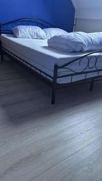2 matrassen 140 x 90 cm te koop! beschikbaar voor biedingen