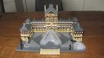 Louvre museum van meer dan 3000 mini bouwsteentjes, Hobby en Vrije tijd, Ophalen of Verzenden, Zo goed als nieuw, 1:50 of kleiner