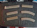 locomotief + passagierswagon met wat rails., Ophalen of Verzenden, Gebruikt, Gelijkstroom, Locomotief