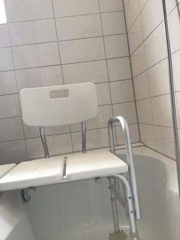 Luxe badstoel beschikbaar voor biedingen