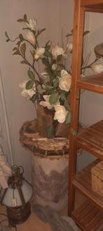 Opgemaakt bloemstuk in stenen pot., Ophalen