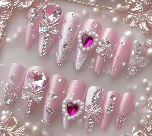 Fancy plaknagels met pareltjes en hartjes, Sieraden, Tassen en Uiterlijk, Uiterlijk | Cosmetica en Make-up, Nieuw, Ogen, Ophalen of Verzenden