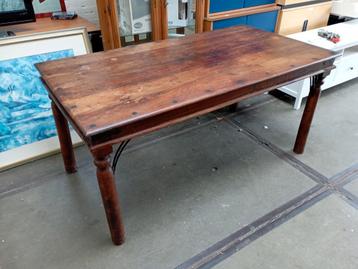 Stoere eetkamertafel beschikbaar voor biedingen