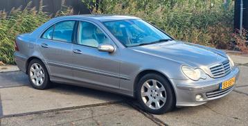 Mercedes-Benz C-Klasse 2.2 CDI C200 Sedan 2004 Grijs beschikbaar voor biedingen