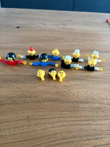 Vintage LEGO poppetjes jaren 80 beschikbaar voor biedingen