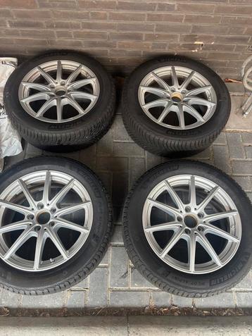 Mercedes C klasse 17 inch winterbanden inclusief velgen beschikbaar voor biedingen