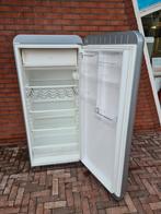 Grijze SMEG koelkast met vriesvak. A klasse. Gratis thuis!, Witgoed en Apparatuur, Koelkasten en IJskasten, 60 cm of meer, Met vriesvak