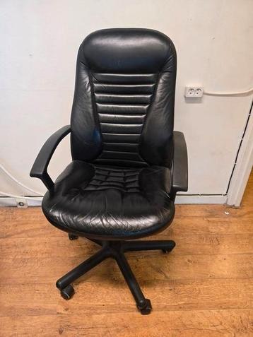 Leren bureau stoel €25,- ( ( (((als nieuw))) ) ) beschikbaar voor biedingen