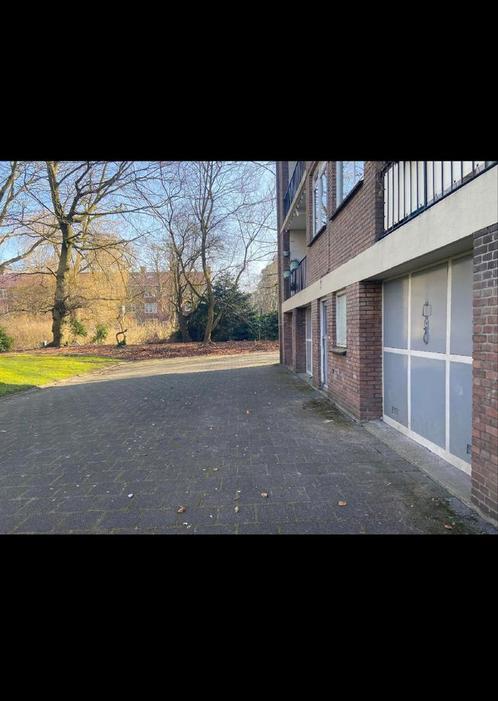 Mooie garage/opslagruimte te Rijswijk, Huizen en Kamers, Garages en Parkeerplaatsen, Rotterdam