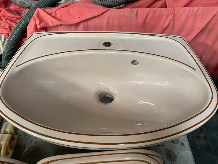 Vintage fontein set met spiegel en assecoires, Doe-het-zelf en Verbouw, Sanitair, Gebruikt, Wastafel, Steen, Ophalen