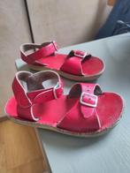 Salt water sandals red maat 9 surfer, Kinderen en Baby's, Kinderkleding | Schoenen en Sokken, Gebruikt, Jongen of Meisje, Ophalen of Verzenden