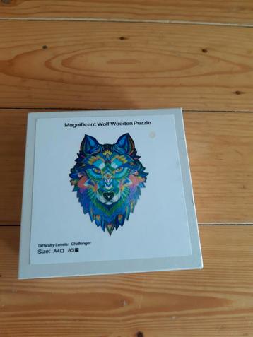 Leuke houten puzzel wolf  beschikbaar voor biedingen