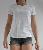 Wit shirt met zilveren details - Maat S, Kleding | Dames, T-shirts, Wit, Ophalen of Verzenden, Zo goed als nieuw, Korte mouw