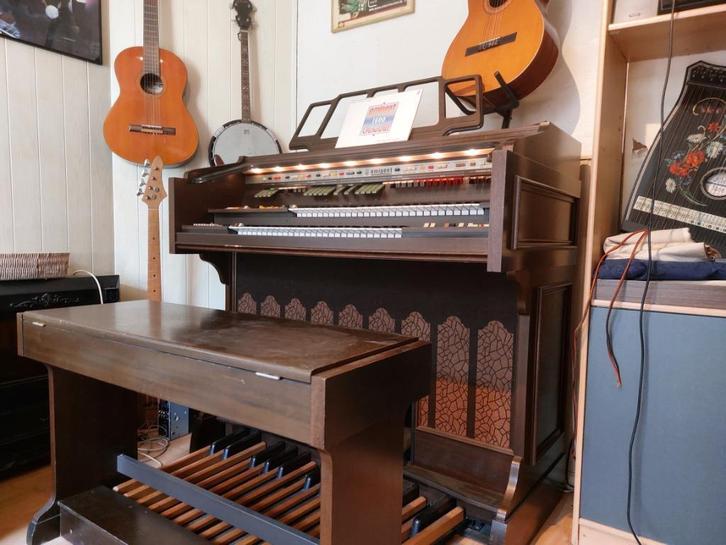 Eminent Orchestra 1600, Muziek en Instrumenten, Orgels, Gebruikt, Orgel, 2 klavieren, Ophalen