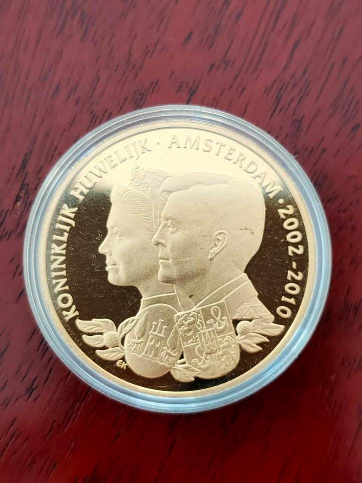 Vergulde replica van de 10-florin munt - herdenkingsmunt, Postzegels en Munten, Edelmetalen en Baren, Ophalen of Verzenden