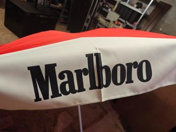 Malborro parasol  beschikbaar voor biedingen