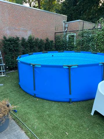 COMPLEET 366 x 100 met chloor/zandfilter, electr stofzuiger beschikbaar voor biedingen