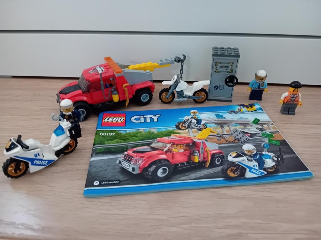 Lego city politiesleepwagen 60137, Ophalen of Verzenden, Zo goed als nieuw, Complete set, Lego