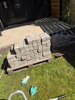 Gratis 70 klinkers licht grijs, Tuin en Terras, Klinkers, Ophalen of Verzenden, Zo goed als nieuw, 10 m² of meer