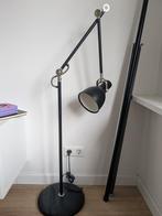 Gratis: ikea lamp op voet. Vlinderbout vervangen, Ophalen of Verzenden, Gebruikt, Minder dan 100 cm