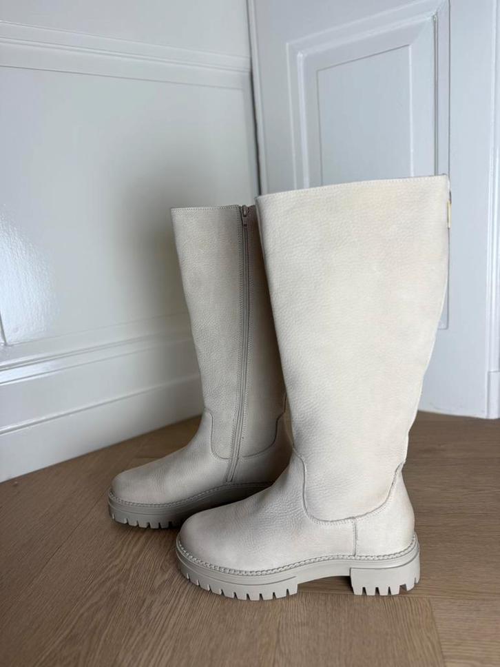 Nieuwe beige echt leren knielaarzen maat 40 - Shoecolate, Kleding | Dames, Schoenen, Nieuw, Beige, Verzenden